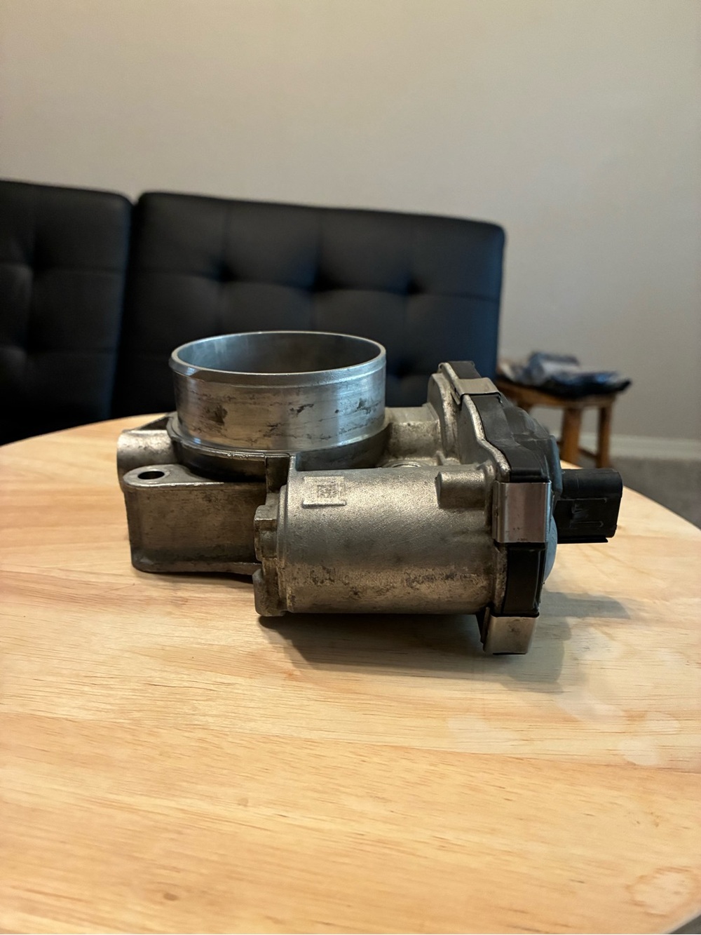 High-Flow Silver Throttle Body for Car Engine Intake - Picture 2 of 6